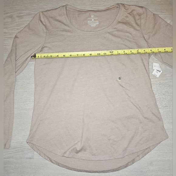 NEW YORK & COMPANY TAN/BROWN WOMENS CREW NECK SHIRT SIZE SMALL - Picture 4 of 6